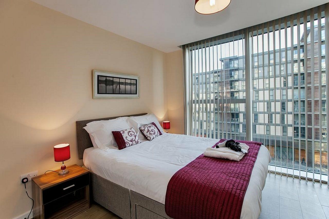 The Hub Serviced Apartments Milton Keynes Buitenkant foto