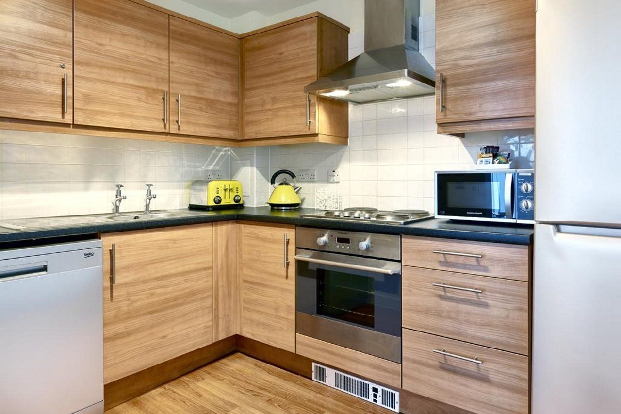The Hub Serviced Apartments Milton Keynes Buitenkant foto